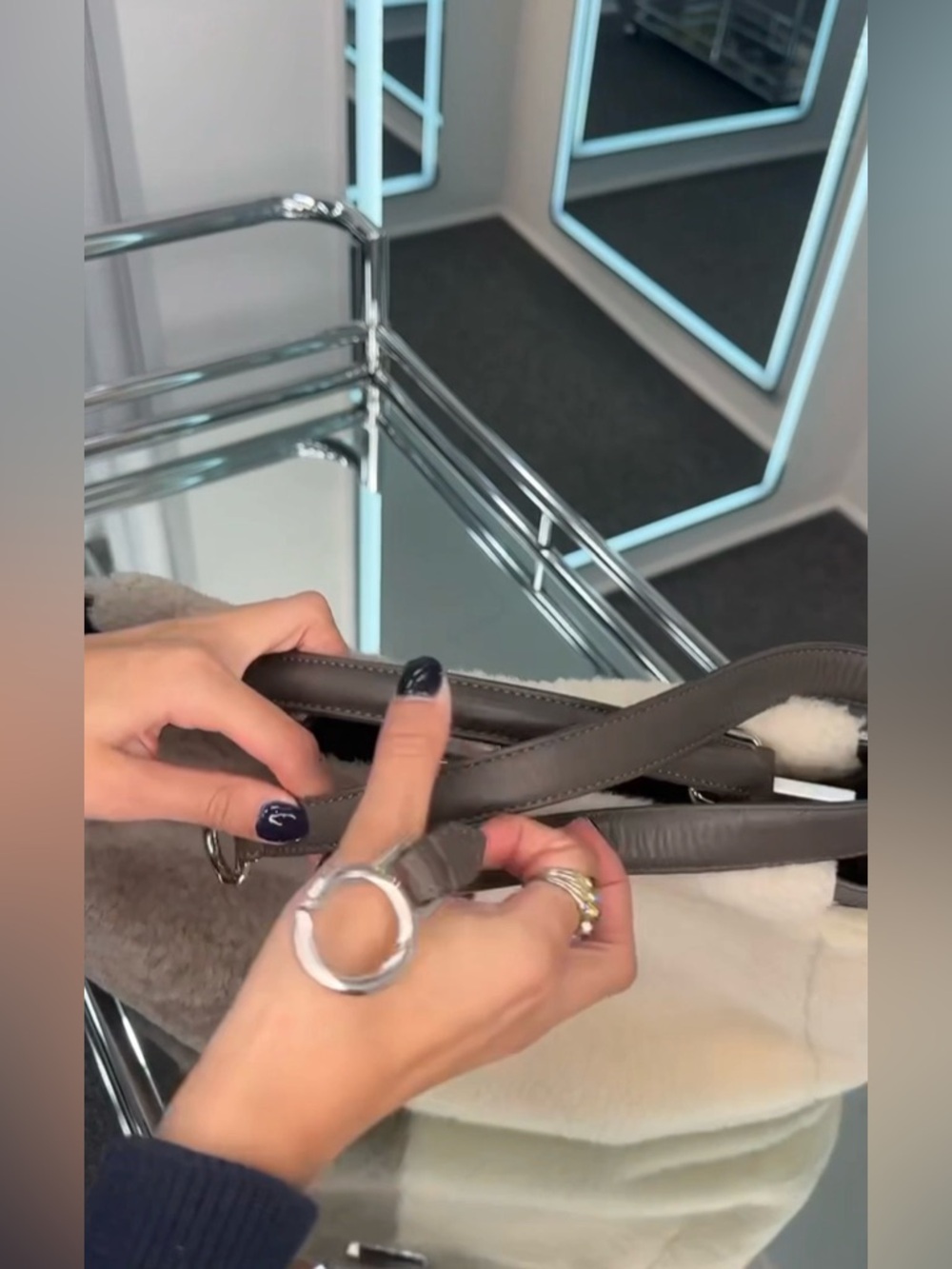 Fendi Bag - Picture 9 of 14